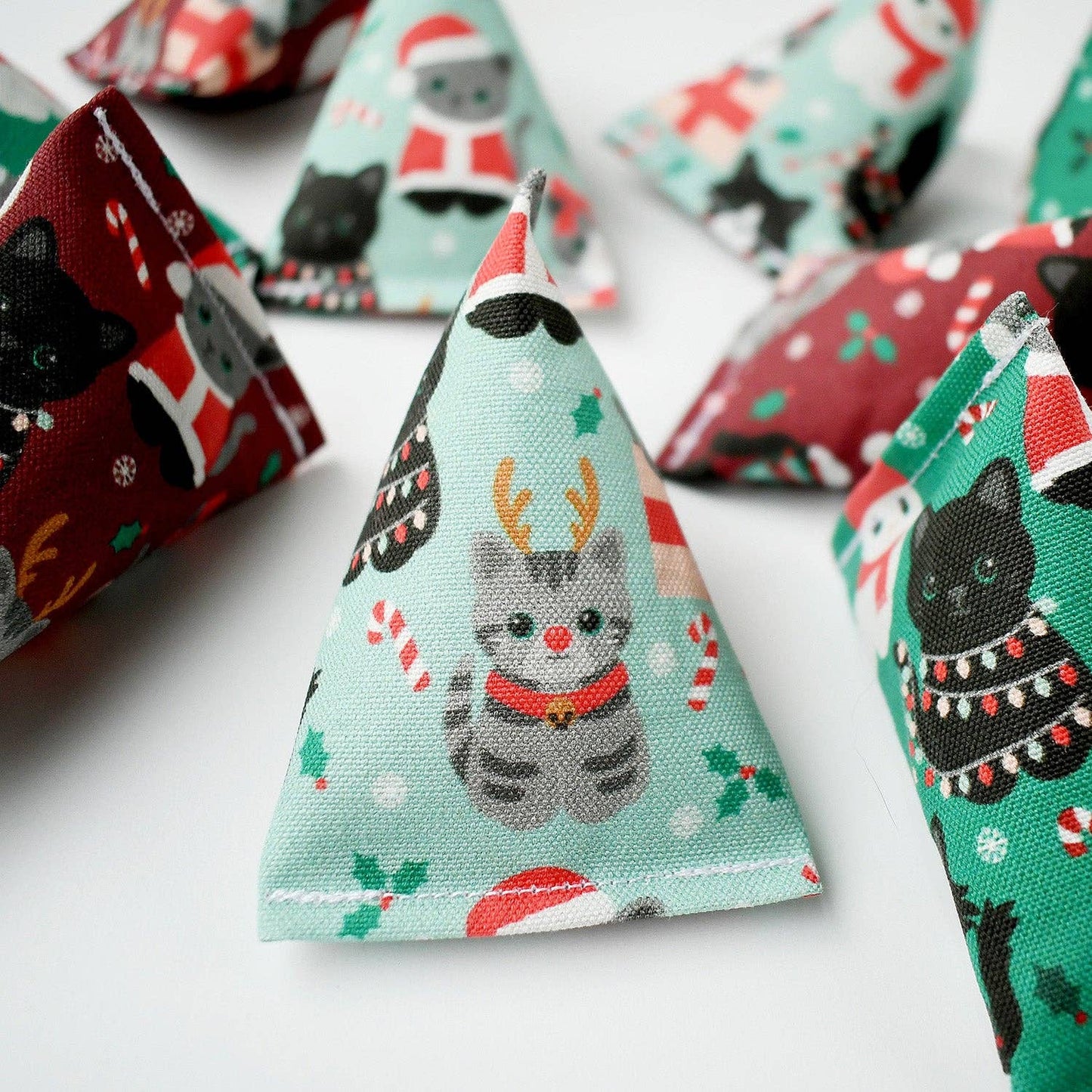 Chester and Pearl - Catnip Crinkle Pouncers Cat Toys (3pk, Christmas)